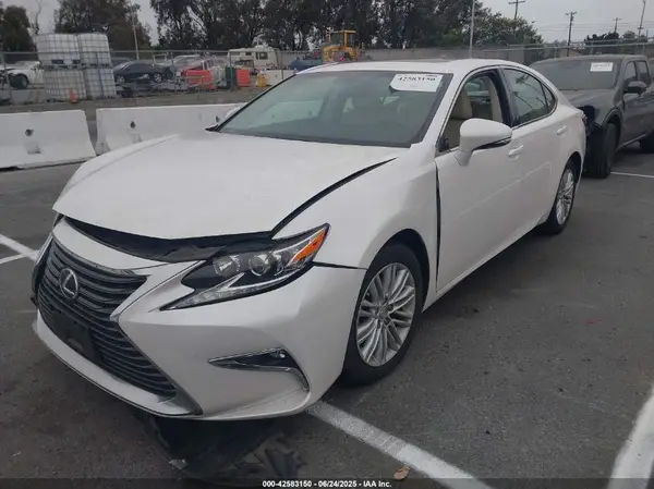 58ABK1GG3GU028183 2016 LEXUS ES - Image 2