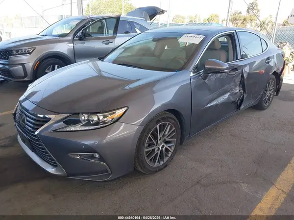 58ABK1GG3GU030676 2016 LEXUS ES - Image 2