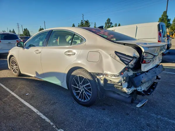 58ABK1GG3GU035439 2016 LEXUS ES - Image 2