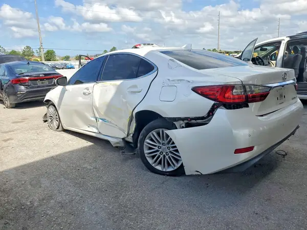 58ABK1GG3HU035801 2017 LEXUS ES - Image 2