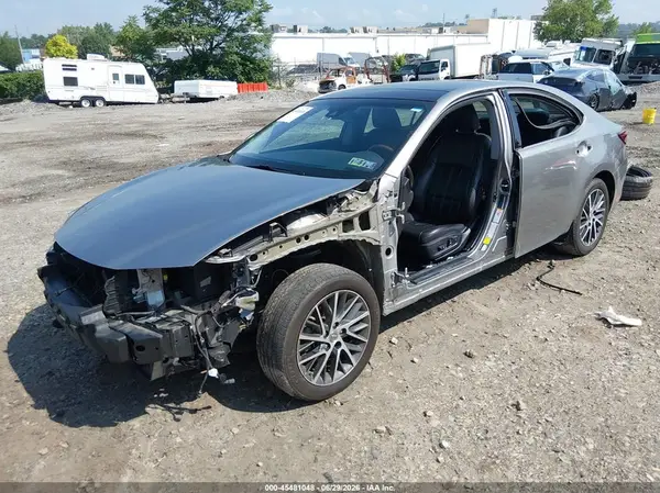 58ABK1GG3HU045180 2017 LEXUS ES - Image 2