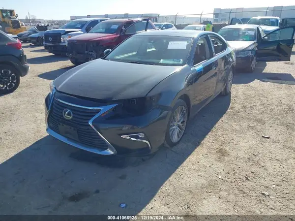58ABK1GG3HU047625 2017 LEXUS ES - Image 2