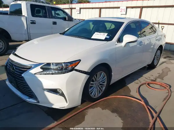 58ABK1GG3HU049360 2017 LEXUS ES - Image 2