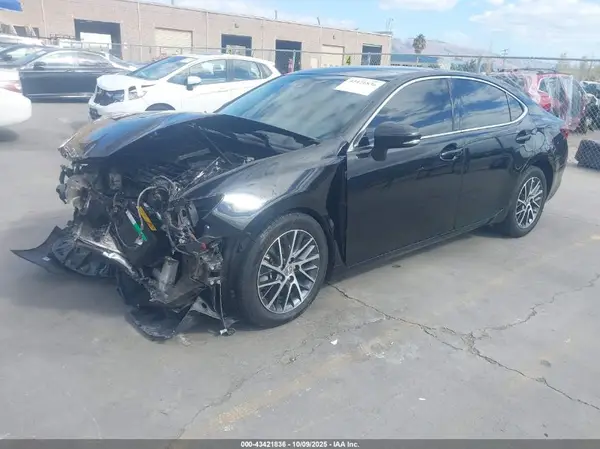58ABK1GG3HU051450 2017 LEXUS ES - Image 2