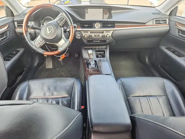 58ABK1GG3HU058981 2017 LEXUS ES - Image 8