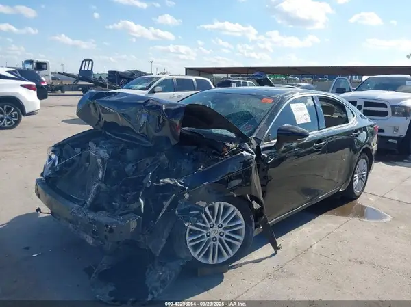 58ABK1GG3HU061086 2017 LEXUS ES - Image 2