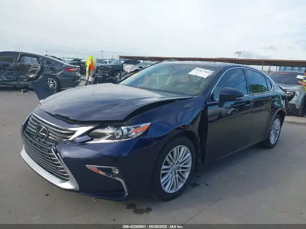58ABK1GG3HU062383 2017 LEXUS ES - Image 2