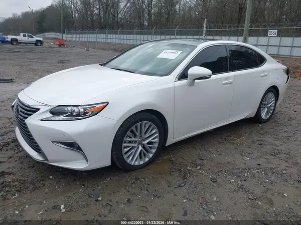 58ABK1GG3HU076638 2017 LEXUS ES - Image 2