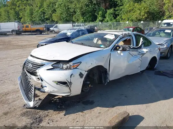 58ABK1GG3HU077904 2017 LEXUS ES - Image 2