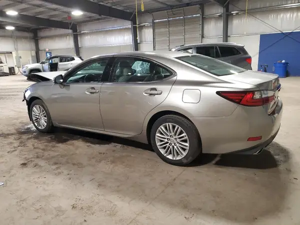 58ABK1GG3JU080419 2018 LEXUS ES - Image 2