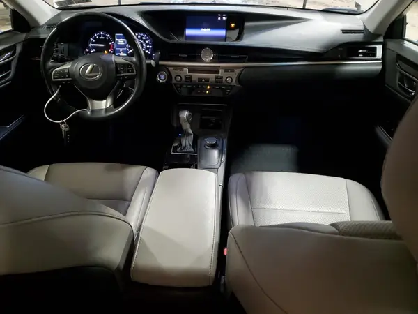 58ABK1GG3JU080419 2018 LEXUS ES - Image 8