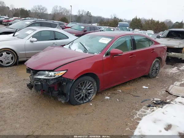 58ABK1GG3JU083451 2018 LEXUS ES - Image 2