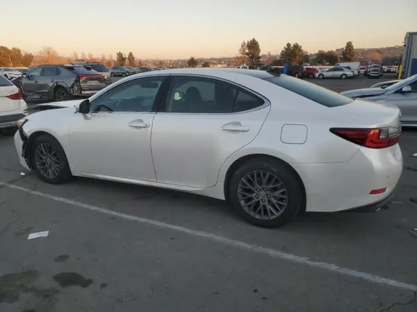 58ABK1GG3JU083921 2018 LEXUS ES - Image 2
