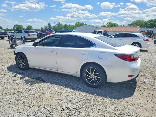 58ABK1GG3JU085751 2018 LEXUS ES - Image 2