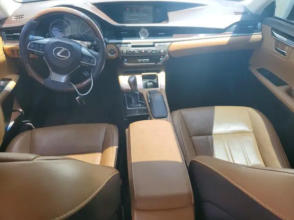 58ABK1GG3JU085751 2018 LEXUS ES - Image 8