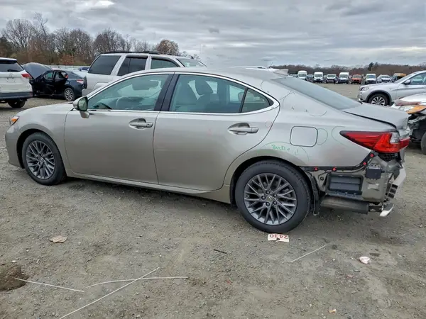 58ABK1GG3JU087502 2018 LEXUS ES - Image 2
