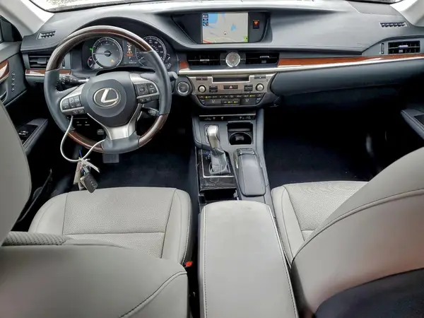 58ABK1GG3JU087502 2018 LEXUS ES - Image 8
