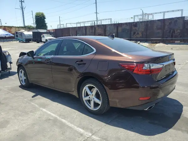 58ABK1GG3JU087886 2018 LEXUS ES - Image 2