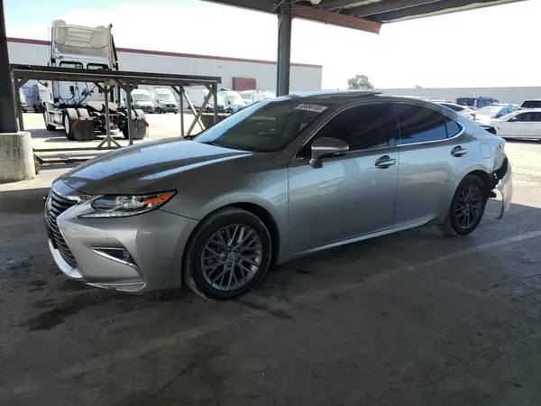 58ABK1GG3JU090111 2018 LEXUS ES - Image 1