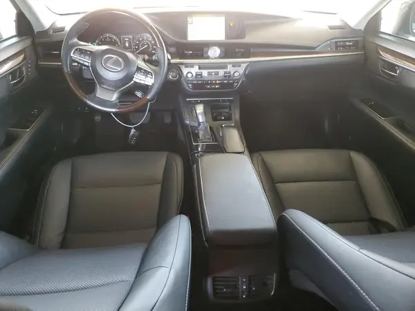 58ABK1GG3JU090111 2018 LEXUS ES - Image 8