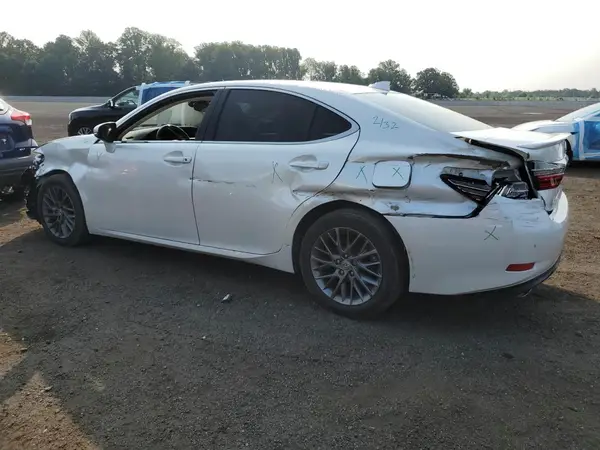 58ABK1GG3JU090478 2018 LEXUS ES - Image 2