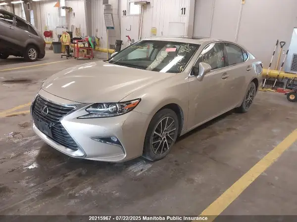 58ABK1GG3JU090643 2018 LEXUS ES - Image 2