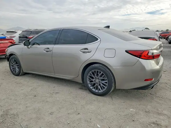 58ABK1GG3JU095812 2018 LEXUS ES - Image 2