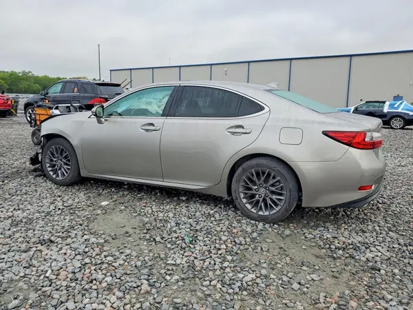 58ABK1GG3JU100507 2018 LEXUS ES - Image 2