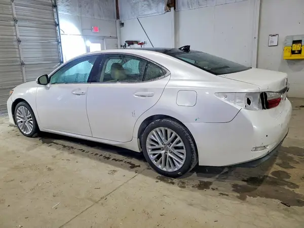 58ABK1GG3JU100636 2018 LEXUS ES - Image 2