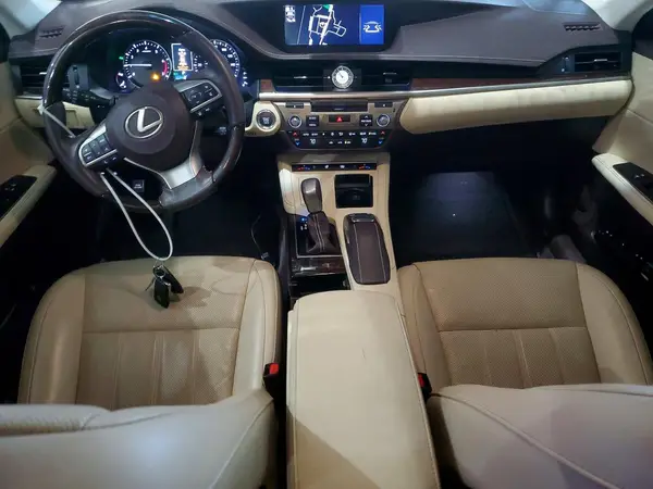 58ABK1GG3JU100636 2018 LEXUS ES - Image 8