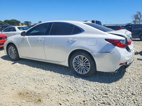 58ABK1GG3JU101382 2018 LEXUS ES - Image 2