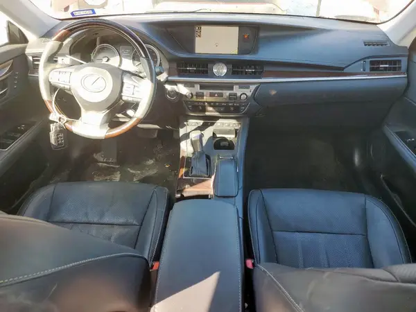 58ABK1GG3JU102810 2018 LEXUS ES - Image 8