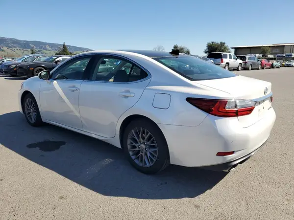 58ABK1GG3JU102841 2018 LEXUS ES - Image 2