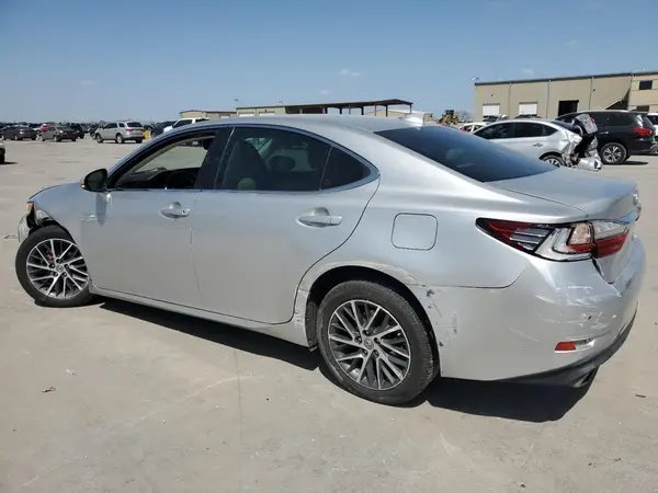 58ABK1GG3JU104993 2018 LEXUS ES - Image 2