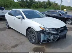 58ABK1GG3JU105870 2018 LEXUS ES