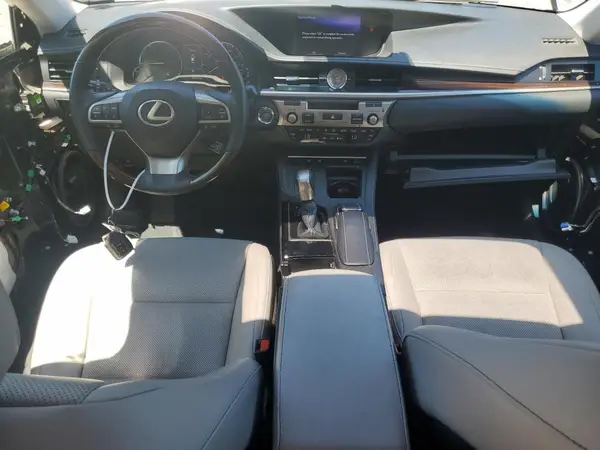 58ABK1GG3JU106663 2018 LEXUS ES - Image 8