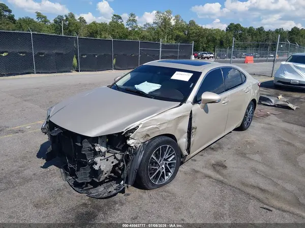 58ABK1GG3JU106890 2018 LEXUS ES - Image 2