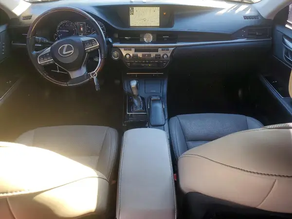 58ABK1GG3JU107389 2018 LEXUS ES - Image 8