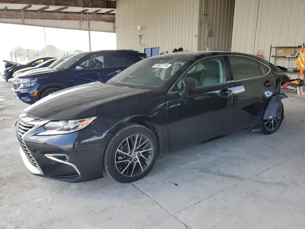 58ABK1GG3JU108171 2018 LEXUS ES - Image 1