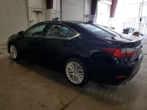 58ABK1GG3JU108686 2018 LEXUS ES - Image 2