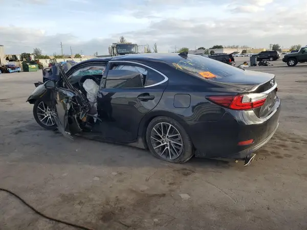 58ABK1GG3JU109949 2018 LEXUS ES - Image 2