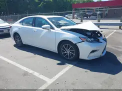 58ABK1GG3JU110132 2018 LEXUS ES