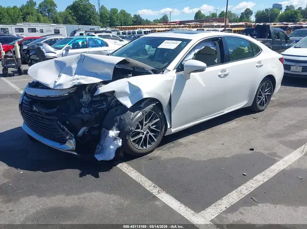 58ABK1GG3JU110132 2018 LEXUS ES - Image 2