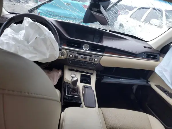 58ABK1GG3JU112656 2018 LEXUS ES - Image 8
