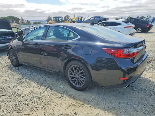 58ABK1GG3JU116481 2018 LEXUS ES - Image 2
