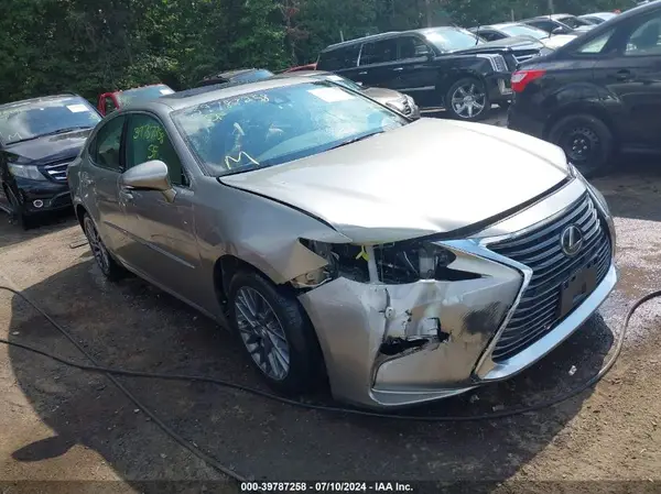 58ABK1GG3JU116870 2018 LEXUS ES - Image 1