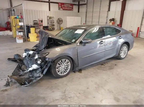 58ABK1GG4GU005754 2016 LEXUS ES - Image 2