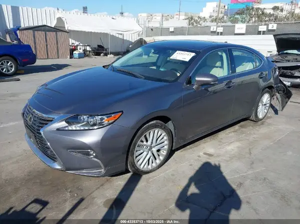 58ABK1GG4GU007987 2016 LEXUS ES - Image 2