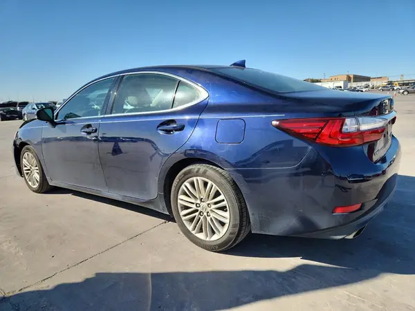 58ABK1GG4GU008816 2016 LEXUS ES - Image 2