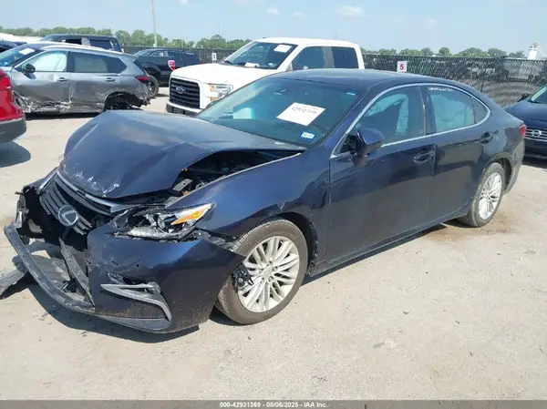 58ABK1GG4GU011019 2016 LEXUS ES - Image 2